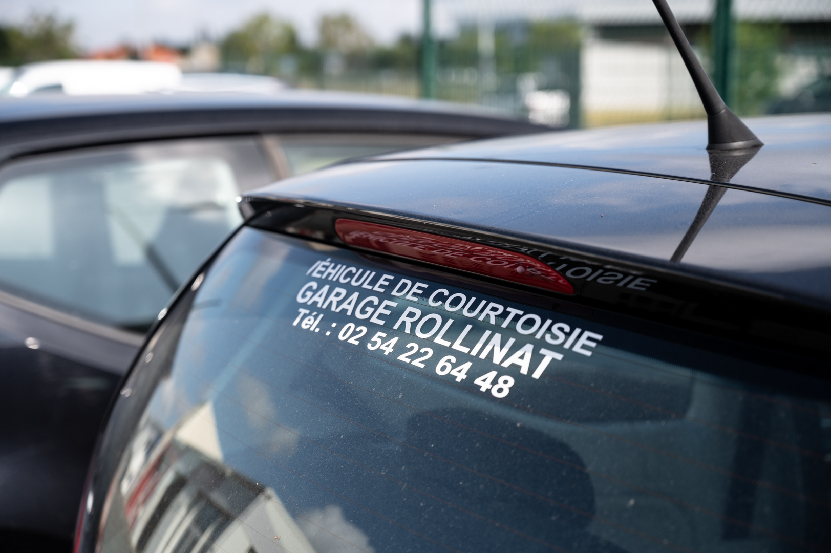 Véhicule de courtoisie disponible à l'atelier de réparation du Garage Rollinat